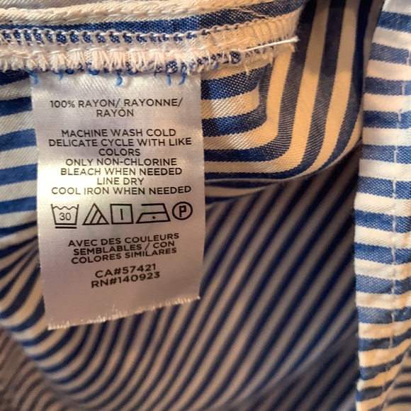 The Softest high neck ruffled sleeveless blouse with stripes and ruffles LOFT MP - Picture 5 of 7